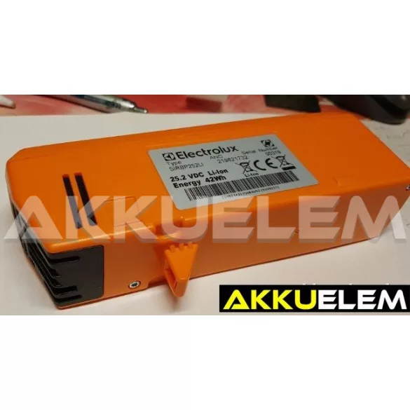 AKKUFELÚJÍTÁS Electrolux 25,2V SIRBP252Li 42Wh, 2,1Ah akkucellából