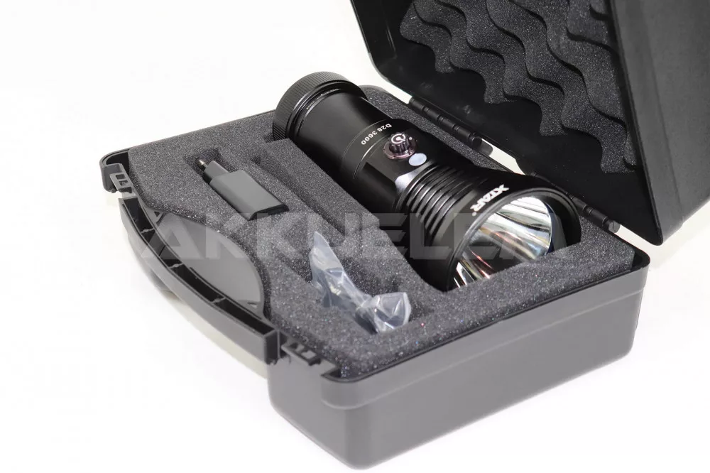 XTAR D28 3600lum búvárlámpa szett