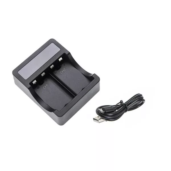 Két csatornás utángyártott akkutöltő (Micro USB / Type C) Xbox One vezetéknélküli Controller akkukhoz LCD kijelzővel