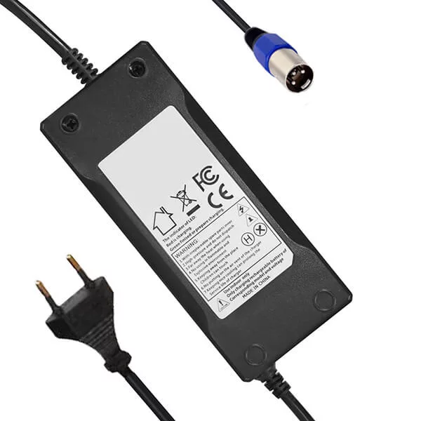 Utángyártott E-Bike töltő 24V akkukhoz 3Pin 29.4V 1,5A Utángyártott E-Bike töltő 24V akkukhoz 3Pin 29.4V 1,5A
