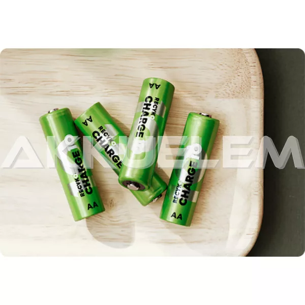 GP ReCyko Charge10 S491 10 perces hálózati akkutöltő + 4db 1700mAh AA akku