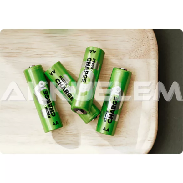 GP ReCyko Charge10 S491 10 perces hálózati akkutöltő + 4db 1700mAh AA akku