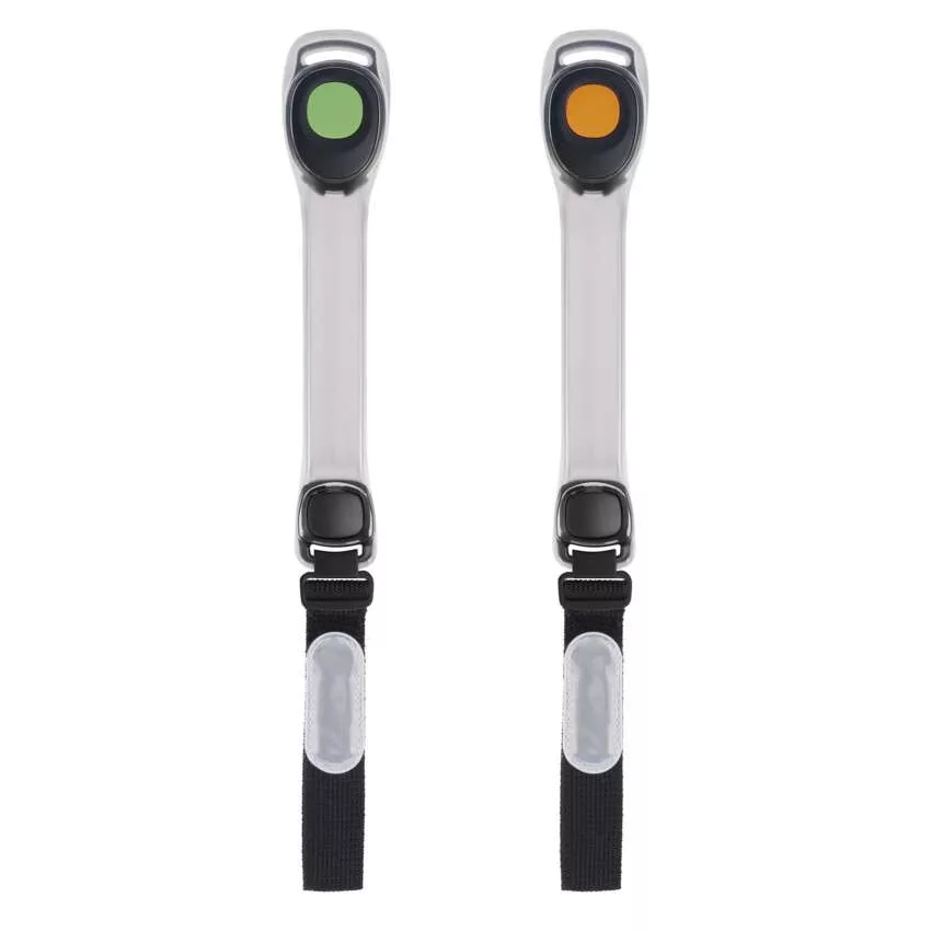 10 lumenes LED karkötő 2db CR2032 elemmel (tartozék)