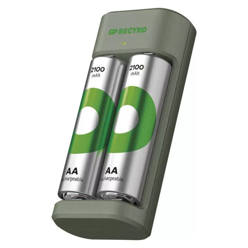 GP ReCyko E221 akkutöltő Powerbank + 2db 2100mAh AA akku GP ReCyko E221 akkutöltő Powerbank + 2db 2100mAh AA akku