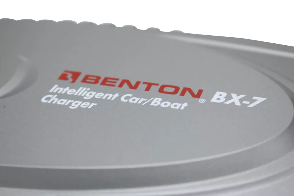 BENTON BX-7 12V/24V autó akkumulátor töltő 15A/7,5A