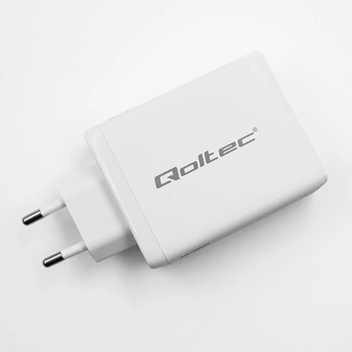 Qoltec USB töltő 100W GaN 100W GaN |5-20V| 1.5-5A | 2x USB-C PD | 1x USB QC 3.0