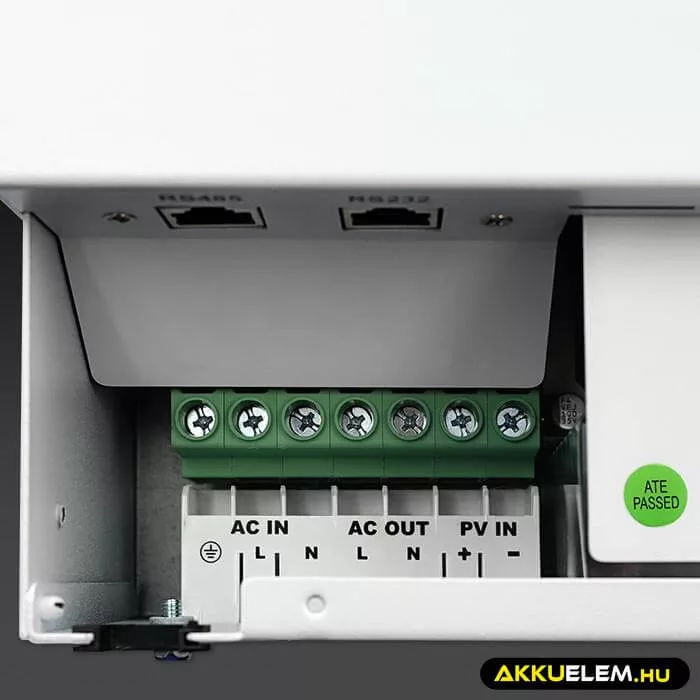 Qoltec Solar Inverter Off-Grid 3500W 100A 24V MPPT BMS  (Wi-Fi opció)