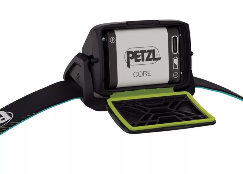 PETZL ACTIK CORE zöld fejlámpa E065AB03 625lm