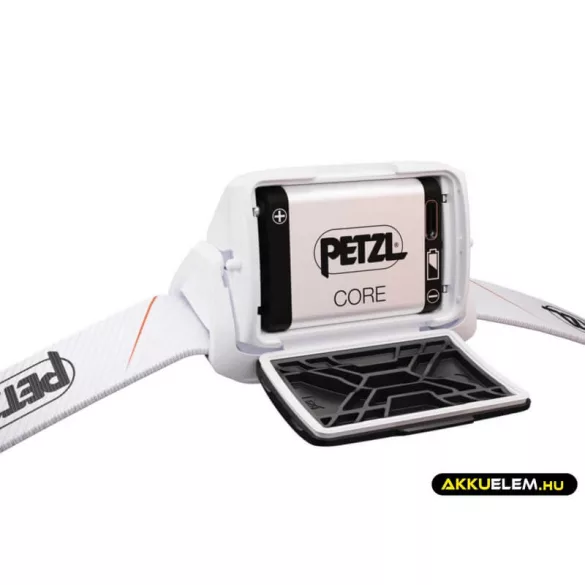 PETZL TIKKA CORE fehér fejlámpa E067AB03 450lm