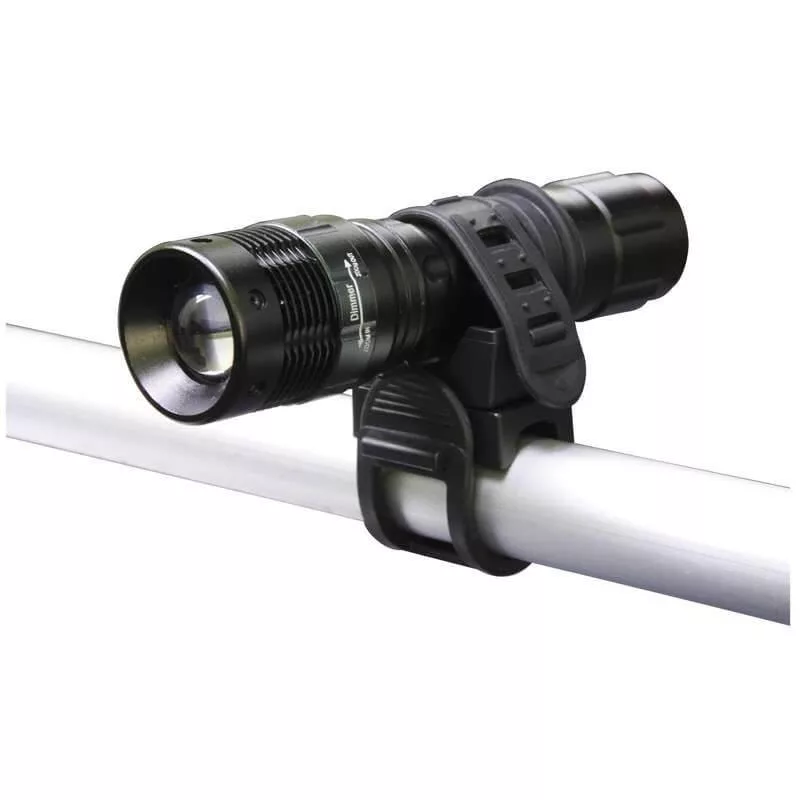 P3839 3W fókuszálható LED fém kézilámpa kerékpár tartóval P3839 3W fókuszálható LED fém kézilámpa kerékpár tartóval