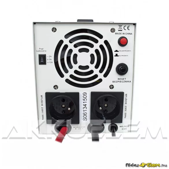 VOLT Polska SinusPro 500E 300W 12V inverter és töltő