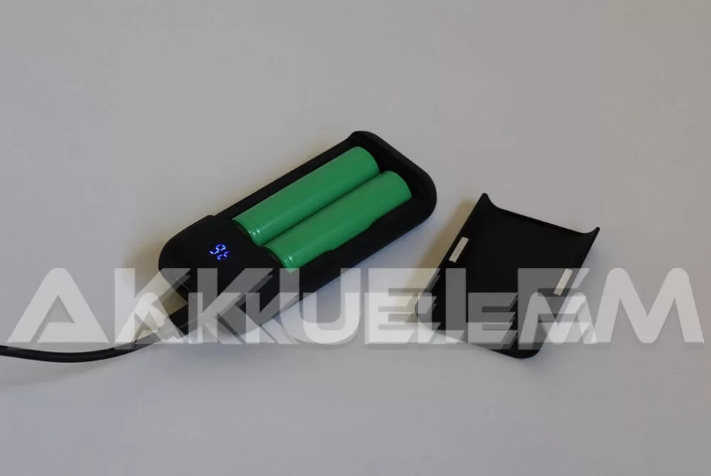 Akkutöltő-powerbank XTAR PB2 2A | Li-ion 18650 akkukhoz