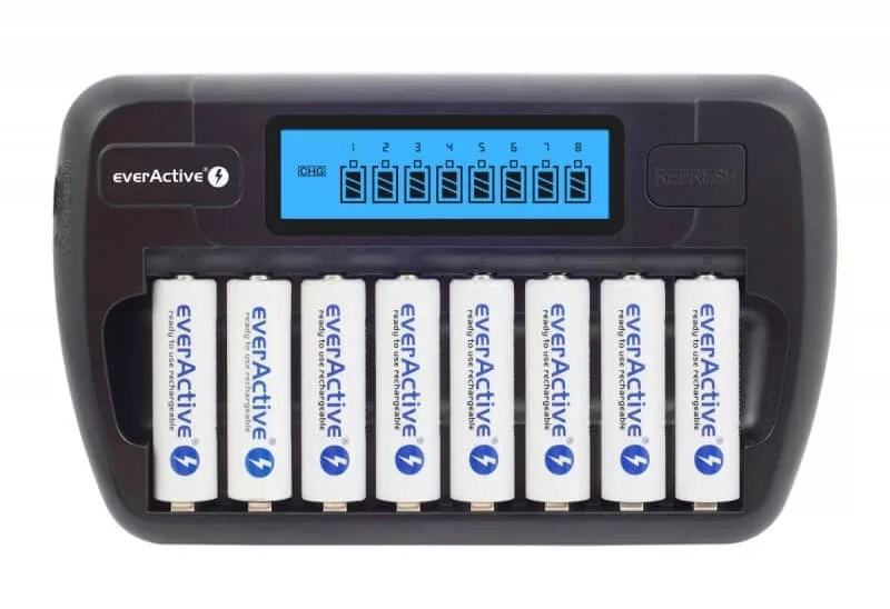 EverActive NC-800 nyolccsatornás AA/AAA Ni-MH elemméretű akkumulátor töltő