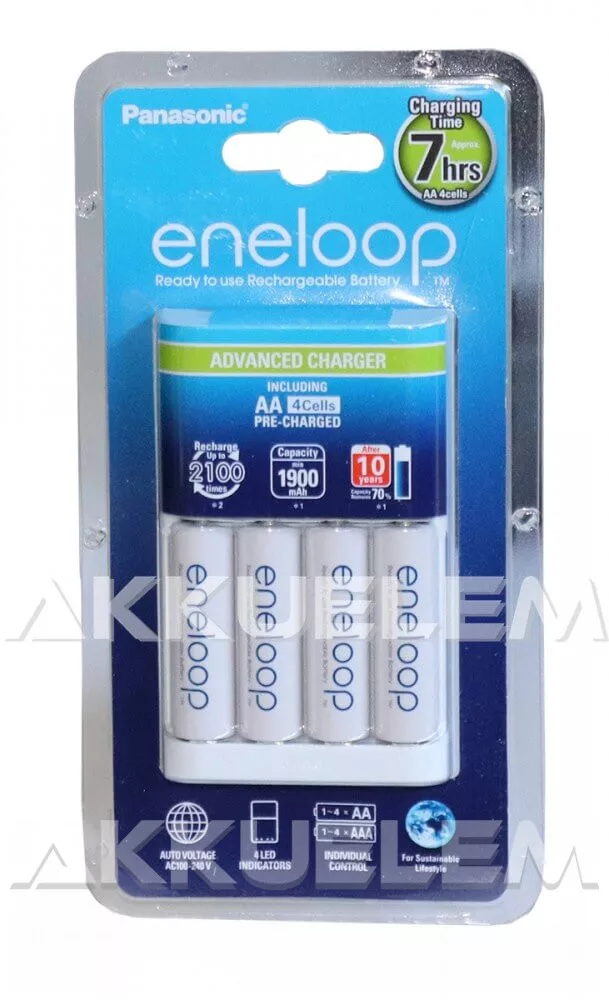 Eneloop BQ-CC17 NiMH akkutöltő 4x1900mAh AA akkuval