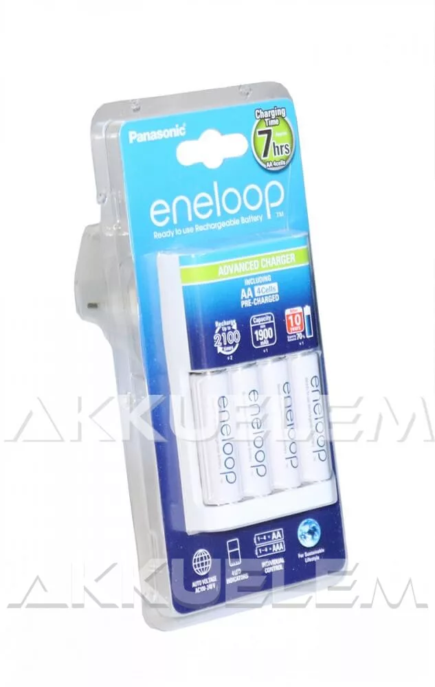 Eneloop BQ-CC17 NiMH akkutöltő 4x1900mAh AA akkuval