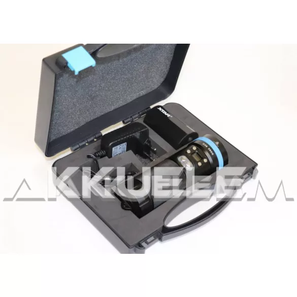 Xtar D36 5800 lum búvárlámpa szett (3500mAh akkupakk, adapter, koffer)