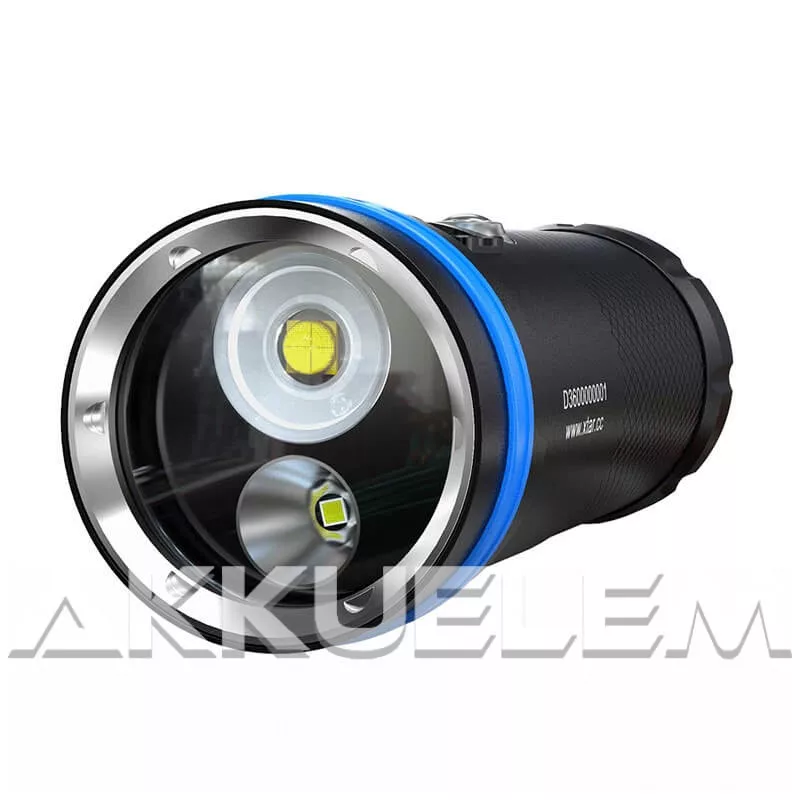 Xtar D36 5800 lum búvárlámpa szett (3500mAh akkupakk, adapter, koffer)