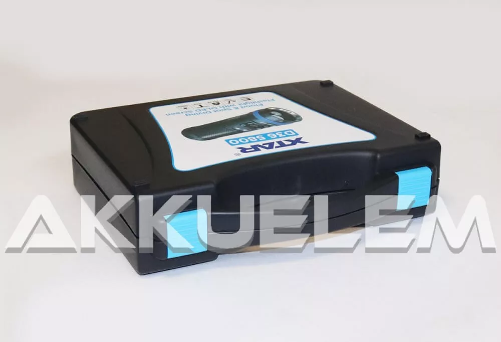 Xtar D36 5800 lum búvárlámpa szett (3500mAh akkupakk, adapter, koffer)