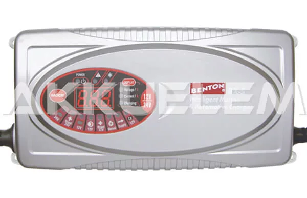 BENTON BX-5 12V/24V akkumulátortöltő 25A/12,5A