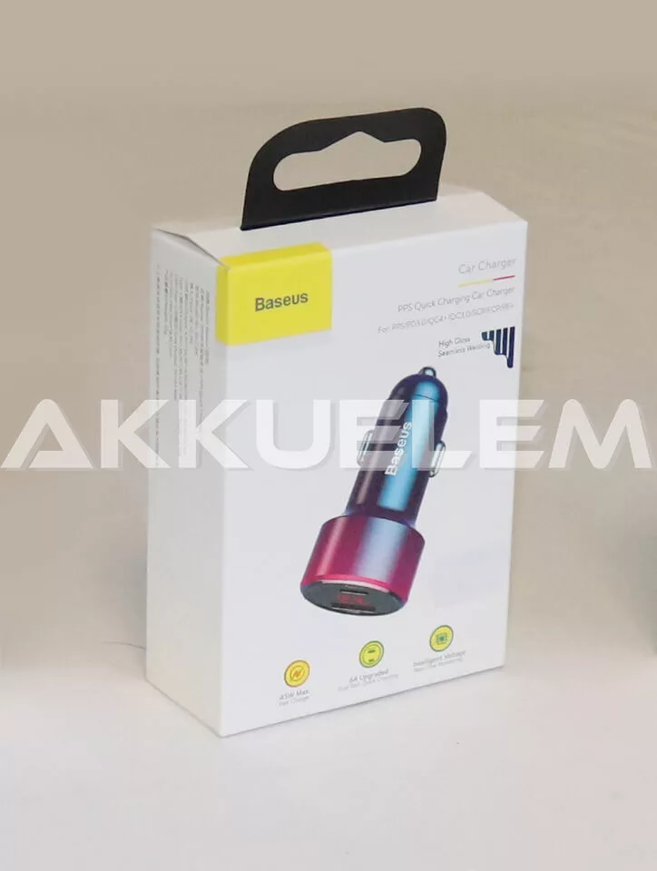 Autós gyorstöltő 12-24V 45W 6A USB-C + USB, kijelzős Baseus