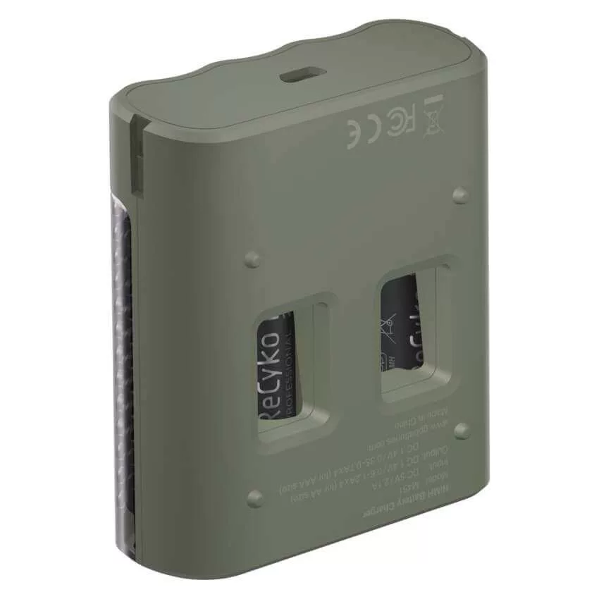 GP Batteries Powerbank M451 akkutöltő + 4db 2000mAh PRO AA akku