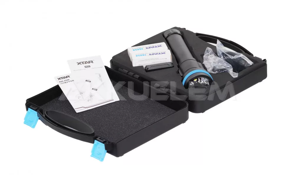 XTAR D26 2500lm búvárlámpa + 2 x 26650 Li-ion akku + FC2 töltő szett